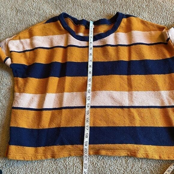 BDG Urban Outfitters, small oversized fall sweater - Picture 9 of 10